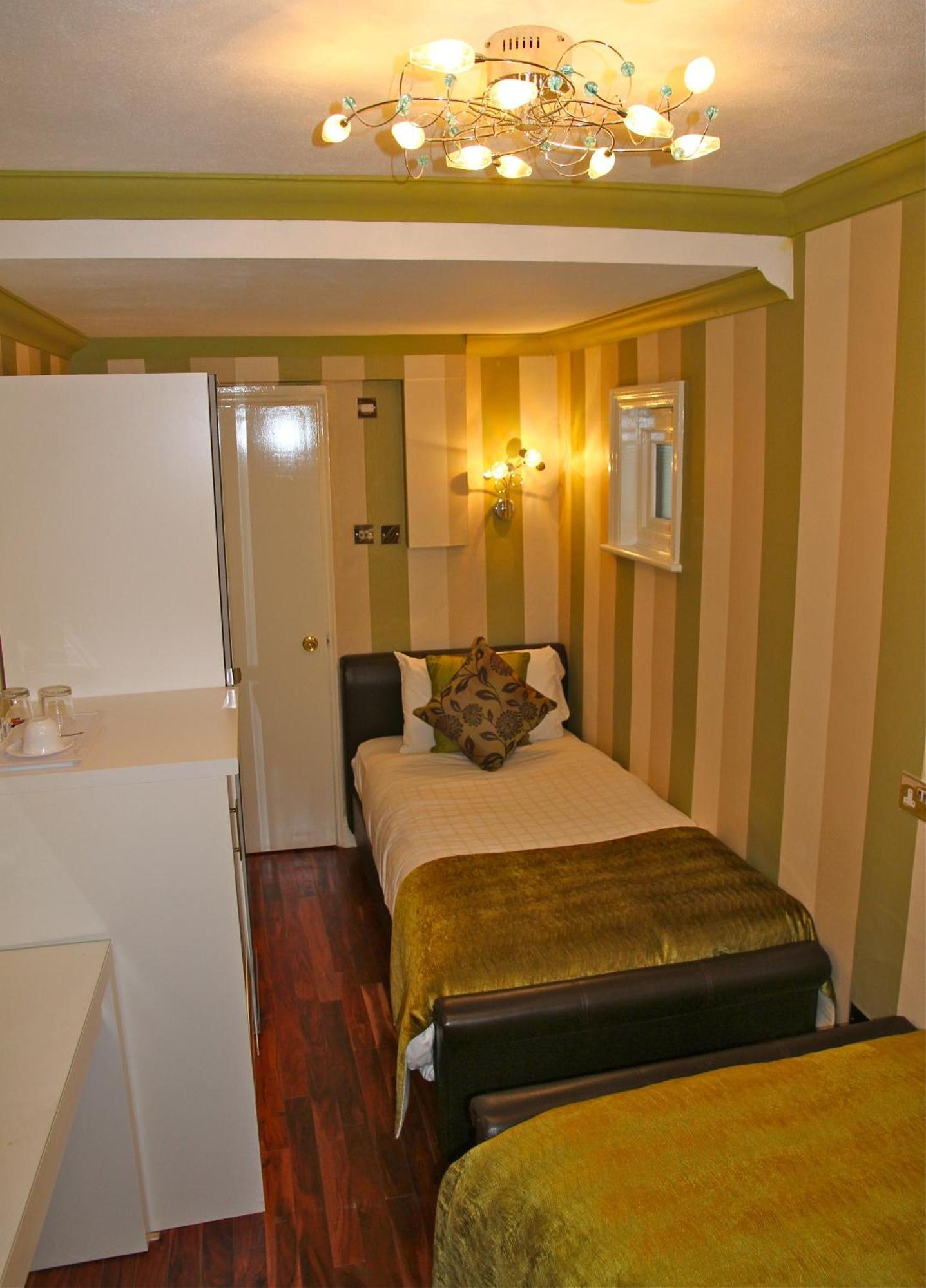 Crompton Guest House Hounslow Zewnętrze zdjęcie