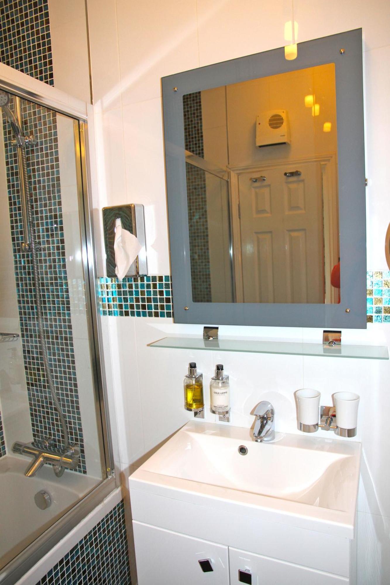 Crompton Guest House Hounslow Zewnętrze zdjęcie