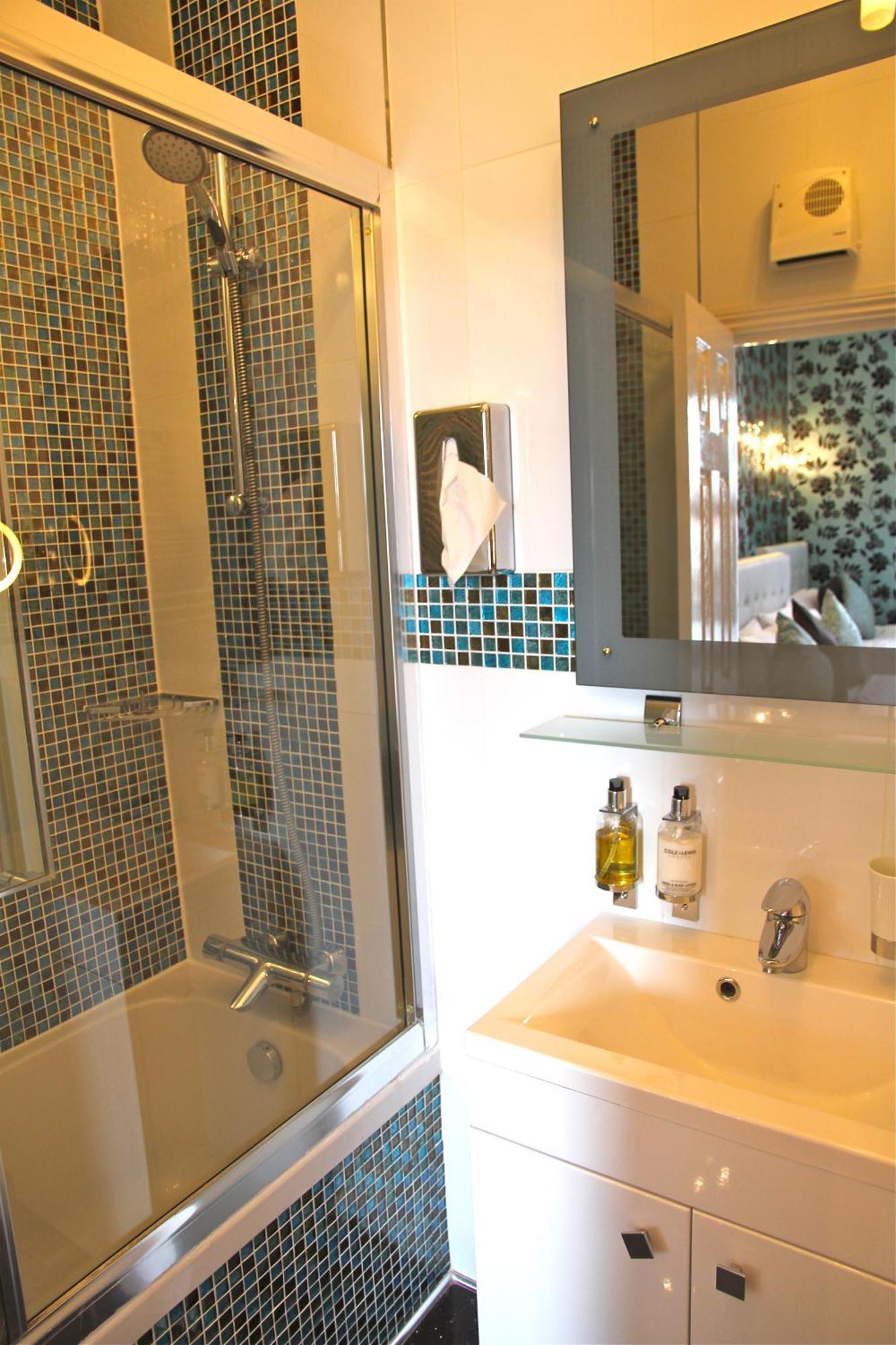 Crompton Guest House Hounslow Zewnętrze zdjęcie