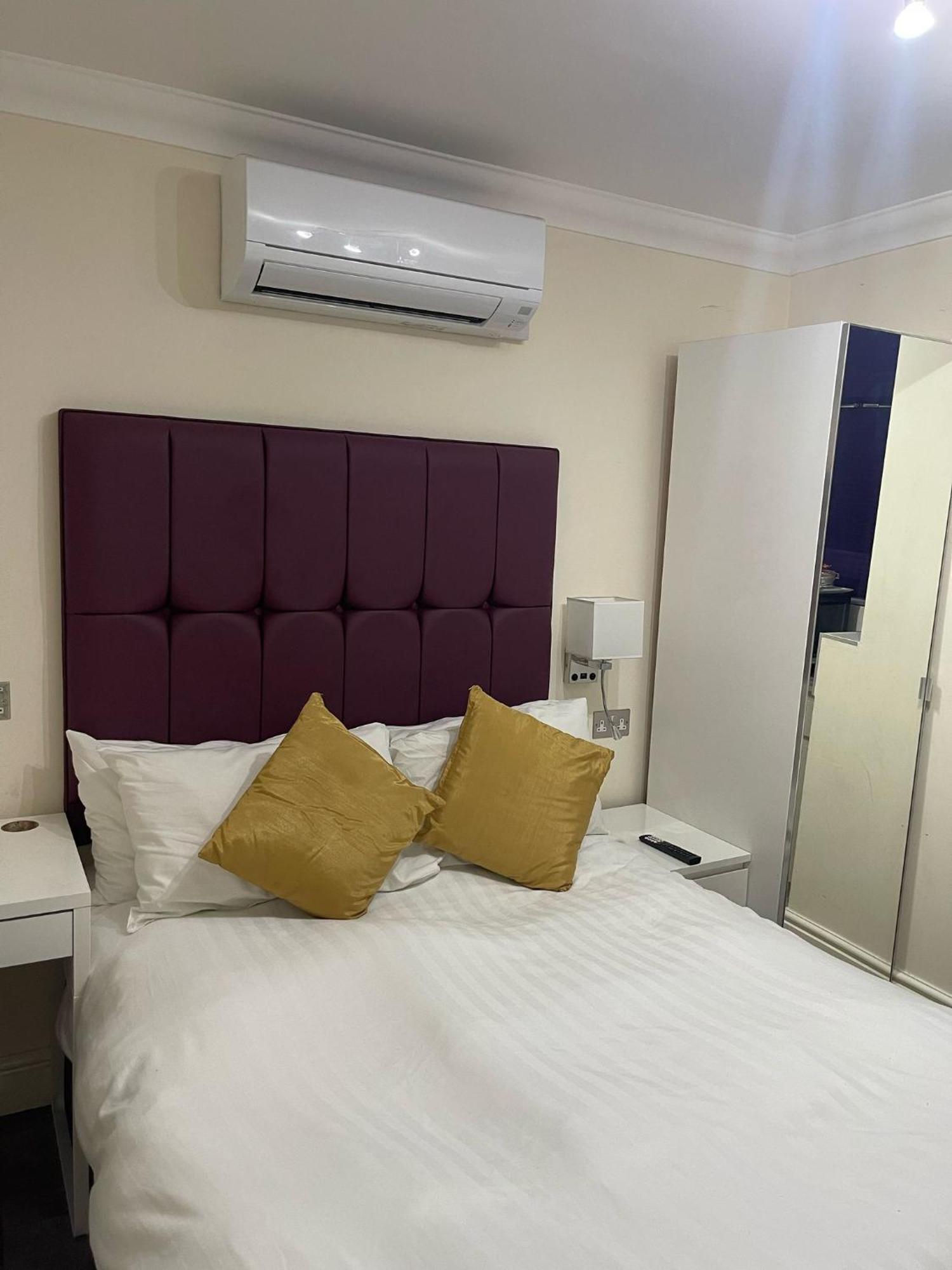 Crompton Guest House Hounslow Zewnętrze zdjęcie