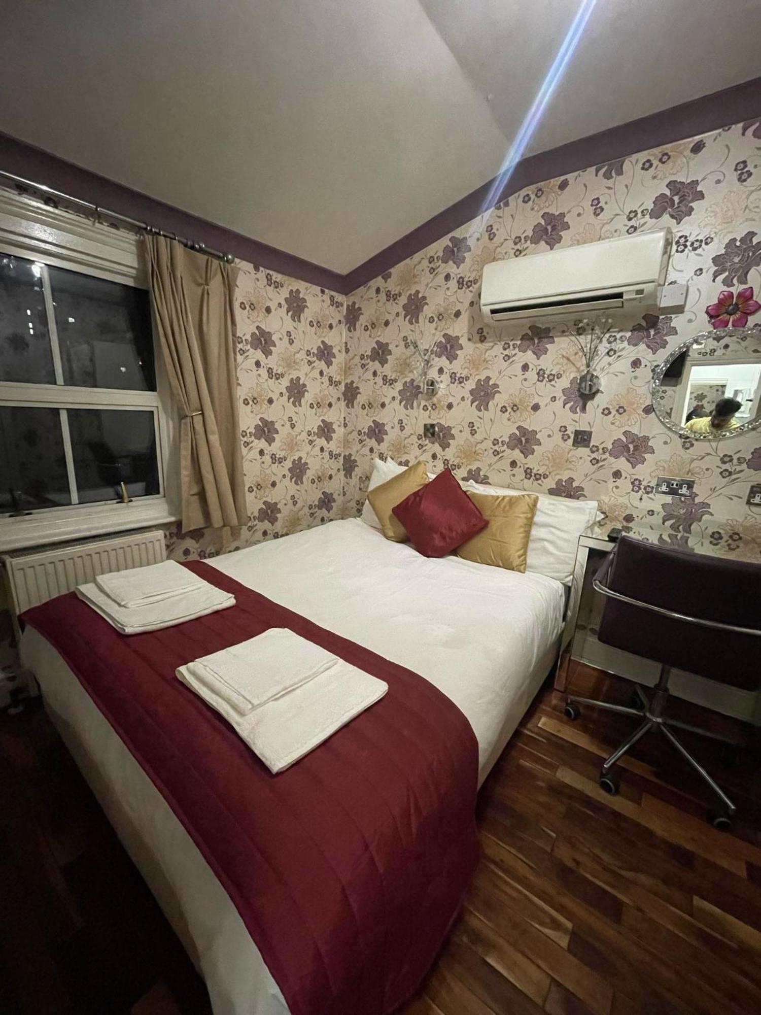 Crompton Guest House Hounslow Zewnętrze zdjęcie