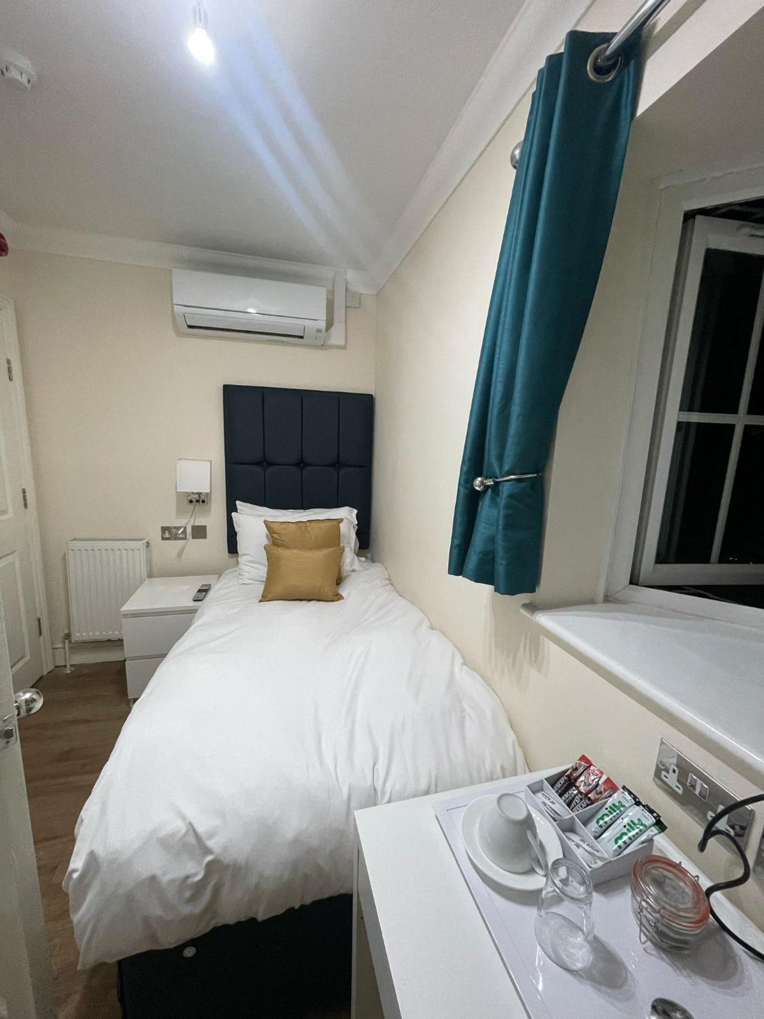Crompton Guest House Hounslow Zewnętrze zdjęcie