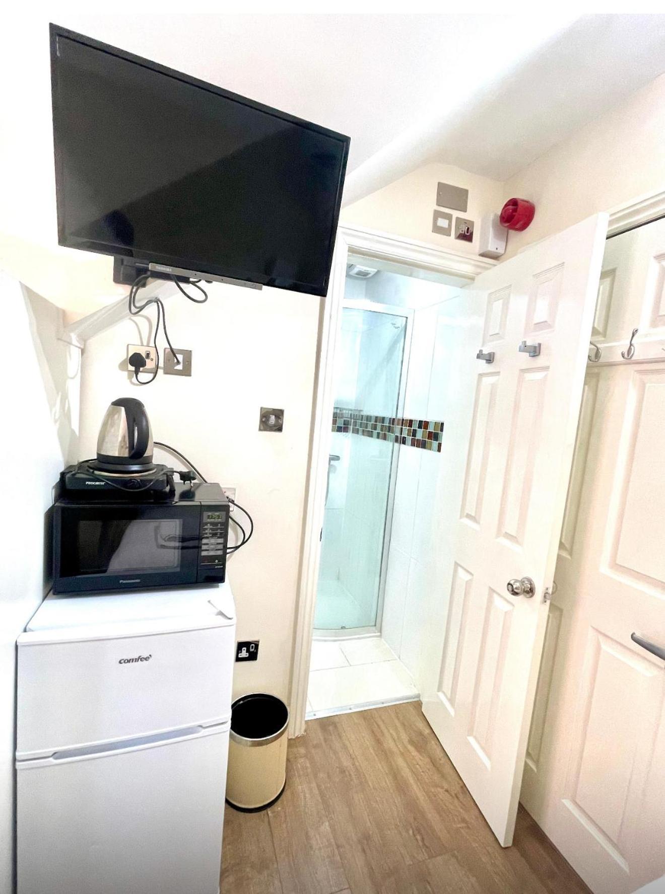 Crompton Guest House Hounslow Zewnętrze zdjęcie